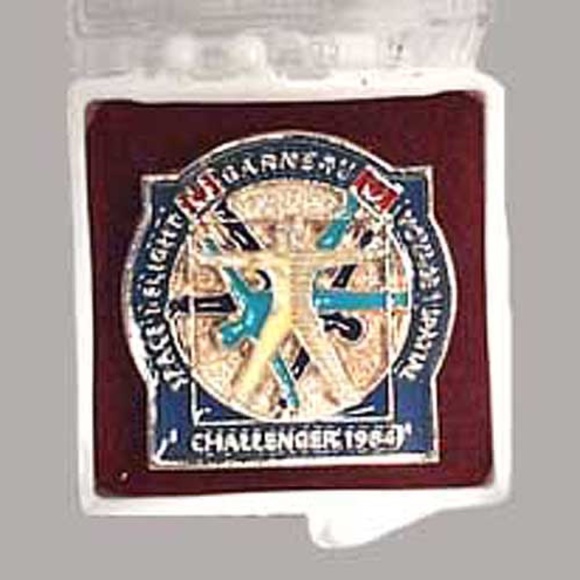 MARC GARNEAU 1984 STS-41-G ASTRONAUT PERSONAL LAPEL PIN FIRST SHUTTLE MISSION - Picture 3 of 3